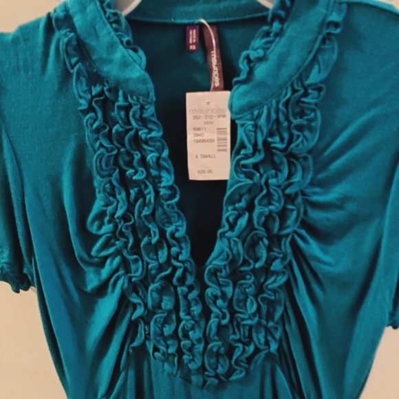 Maurices Turquoise Ruffled Ruched Blouse with Band Bottom Size XS NWT - Picture 2 of 5